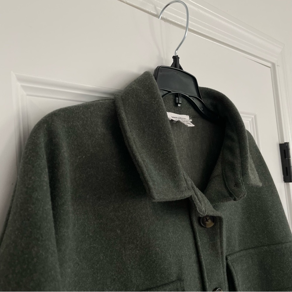 beachlunchlounge Dark Green Utility Shacket Jacket with Front Flap Pockets - Picture 6 of 8